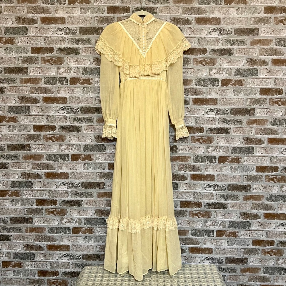 Vintage Gunnesax Cottage Wedding Dress Cream Lace Long‎ Sleeve XS